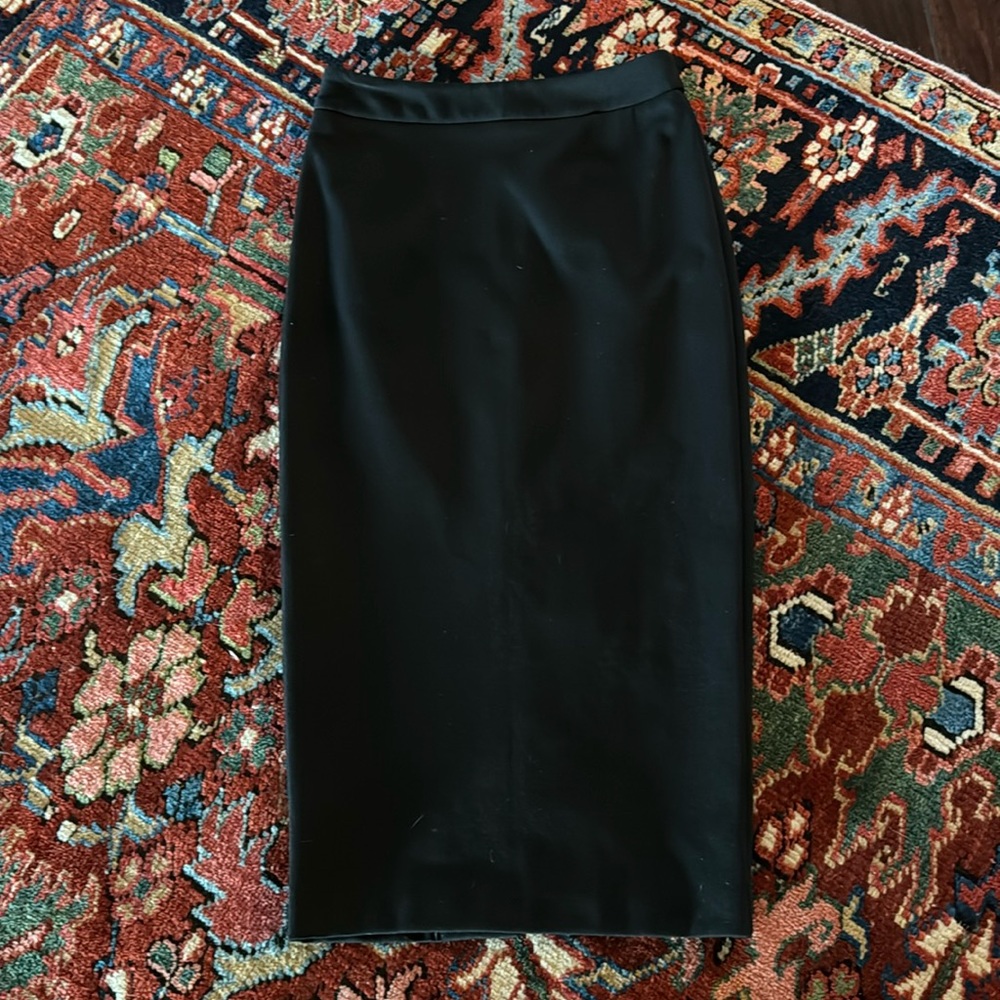 Stretchy pencil skirt